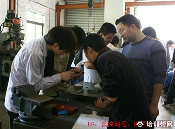 泰顺模具数控零基础培训