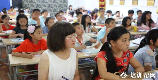 以表达塑造人格的实践者