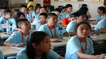 张嘴就来青少年演讲与口才夏令营培训
