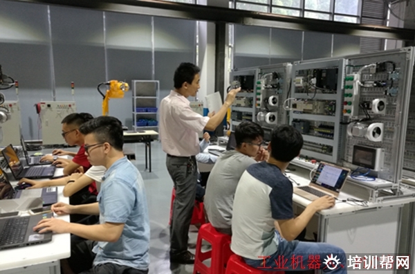 工业机器人plc