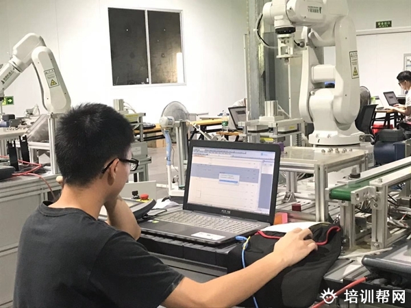 南海工业机器人系统集成培训学习,推荐就业。