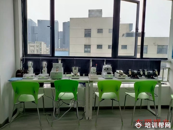 乌鲁木齐东理视光近视防控考证训练营