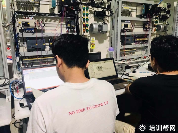 三水工业机器人实操专业培训,推荐就业。