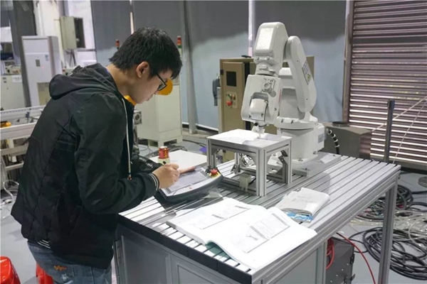 工业机器人plc