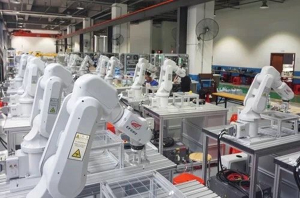 拉萨工业机器人实操培训推荐就业,推荐高薪就业。 拉萨工业机器人实操培训推荐就业,推荐高薪就业。