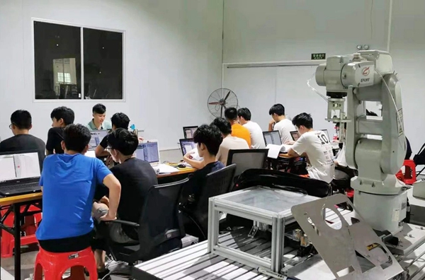 高明工业机器人plc培训学校,推荐就业。